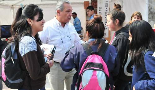 Romero presentó proyecto en defensa de los docentes